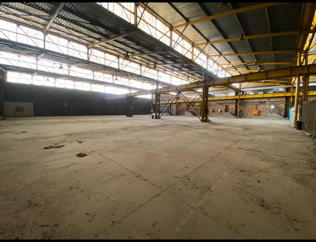 8,651M² WAREHOUSE FOR SALE IN STORMILL